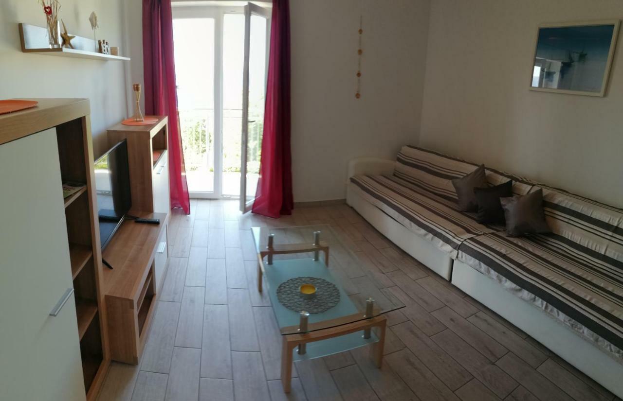Apartmani Nada Klenovica Exterior photo